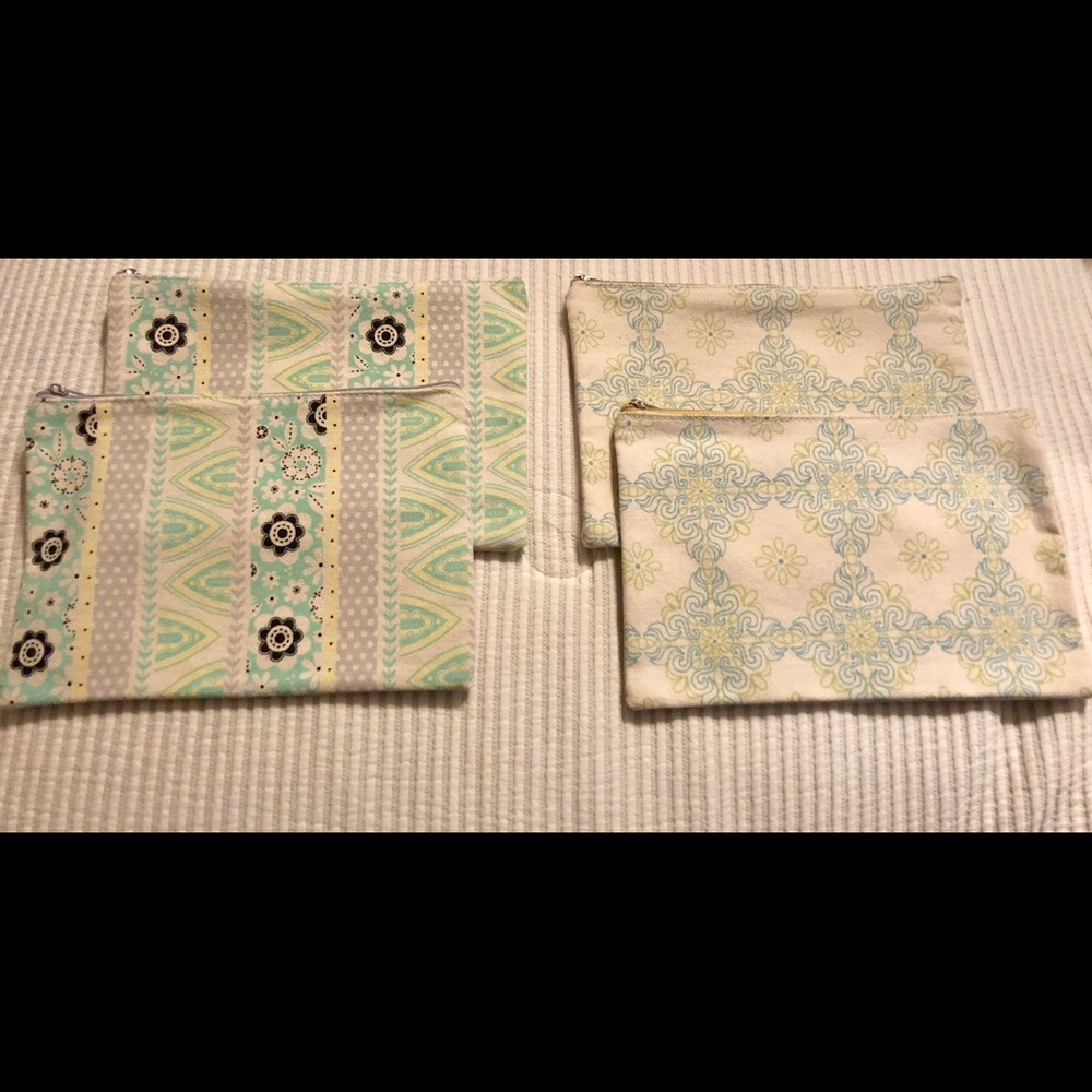 Bundle (4) Cosmetic Bags,  Make Up bag